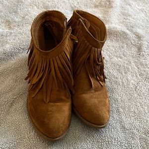 Soda Ankle Boots with fringe